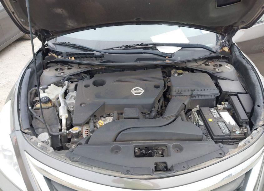 Photo 10 of 2015 Nissan Altima 2.5/2.5 S/2.5 SL/2.5 SV (VIN 1N4AL3APXFN313518)