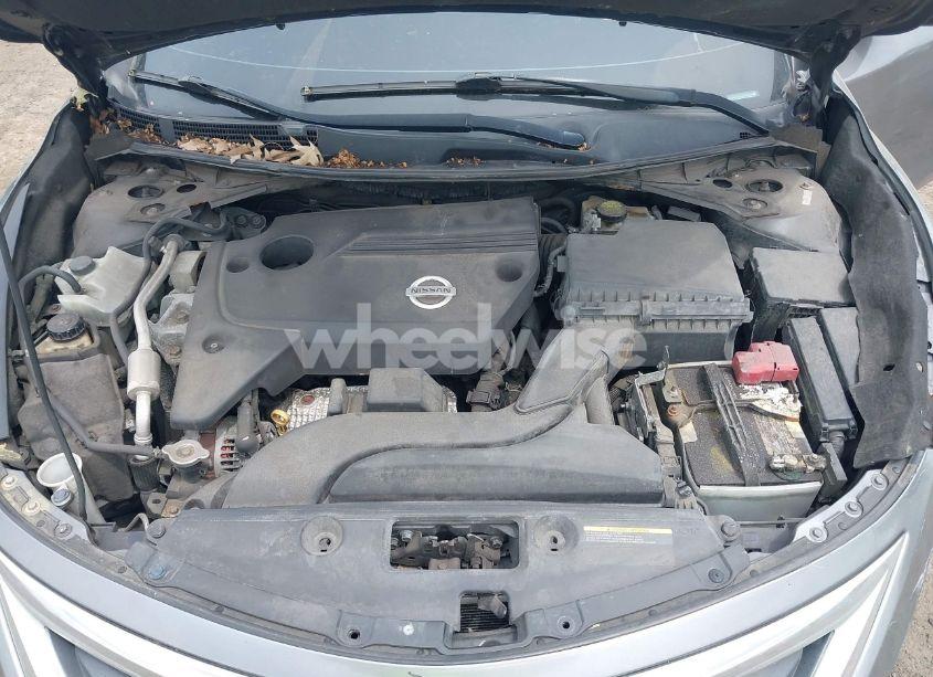 Photo 10 of 2015 Nissan Altima 2.5/2.5 S/2.5 SL/2.5 SV (VIN 1N4AL3APXFN341755)