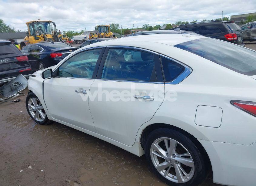 Photo 14 of 2015 Nissan Altima 2.5 SL (VIN 1N4AL3APXFN355123)