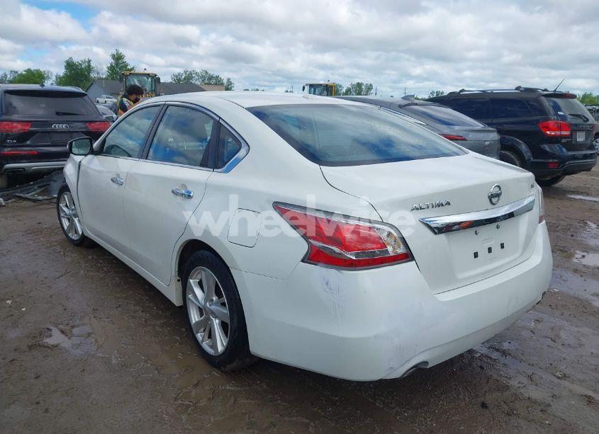 Photo 3 of 2015 Nissan Altima 2.5 SL (VIN 1N4AL3APXFN355123)