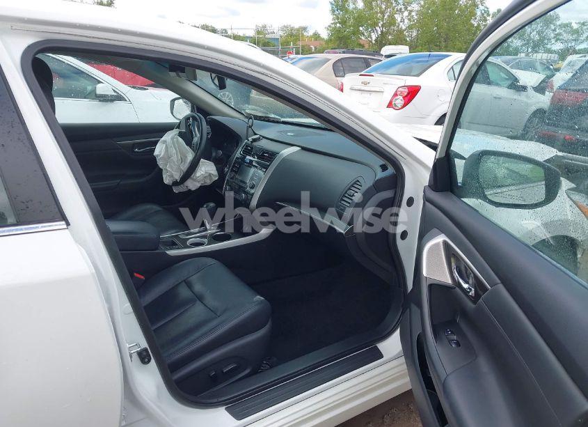 Photo 5 of 2015 Nissan Altima 2.5 SL (VIN 1N4AL3APXFN355123)