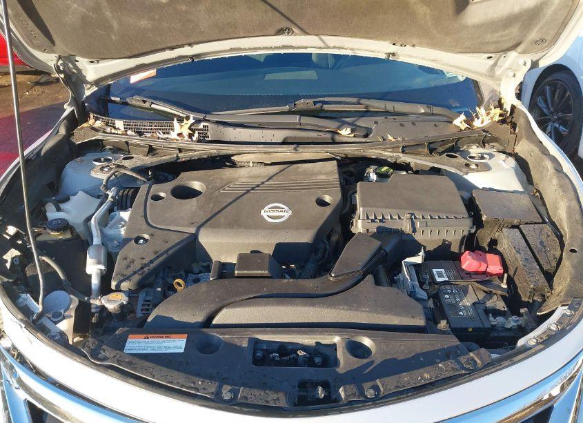 Photo 10 of 2015 Nissan Altima 2.5/2.5 S/2.5 SL/2.5 SV (VIN 1N4AL3APXFN372097)