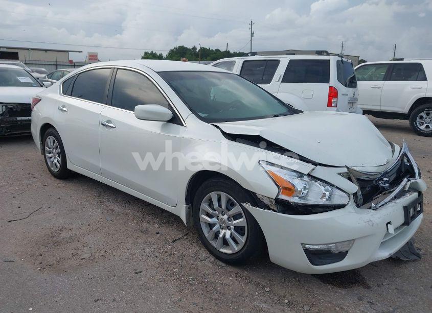 2015 Nissan Altima 2.5 S (VIN 1N4AL3APXFN381012) main photo