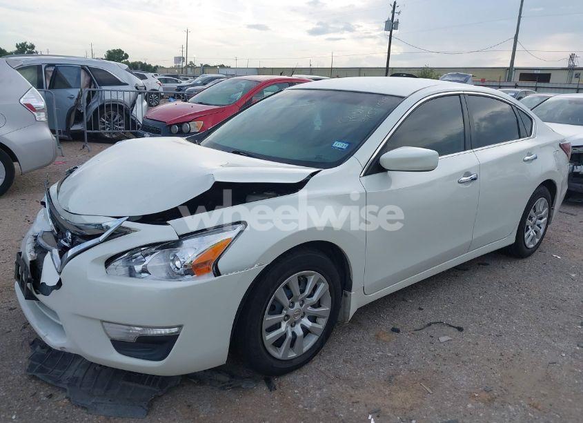 Photo 2 of 2015 Nissan Altima 2.5 S (VIN 1N4AL3APXFN381012)