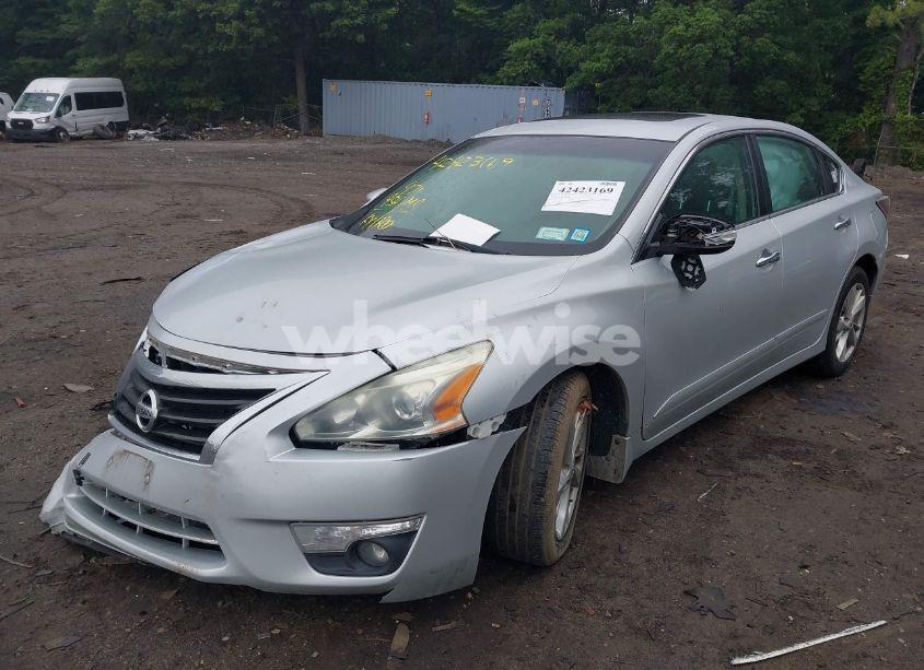 Photo 2 of 2015 Nissan Altima 2.5 SL (VIN 1N4AL3APXFN402683)