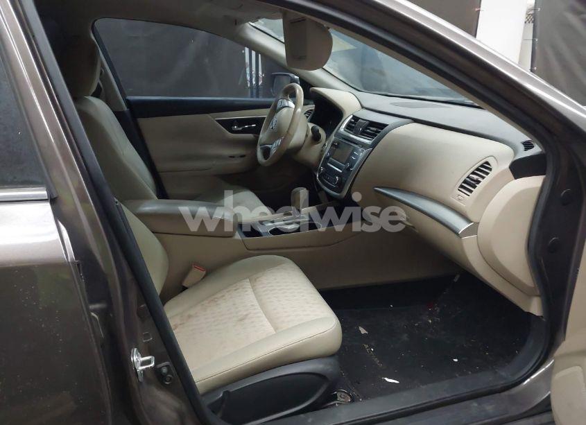 Photo 5 of 2016 Nissan Altima 2.5 SV (VIN 1N4AL3APXGC114353)