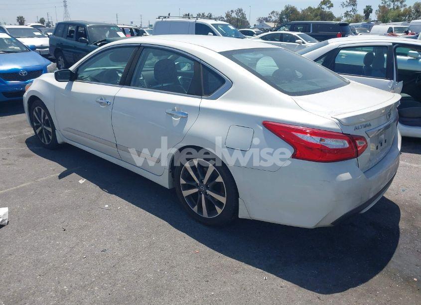 Photo 3 of 2016 Nissan Altima 2.5 SR (VIN 1N4AL3APXGC116698)