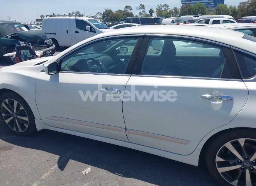 Photo 6 of 2016 Nissan Altima 2.5 SR (VIN 1N4AL3APXGC116698)