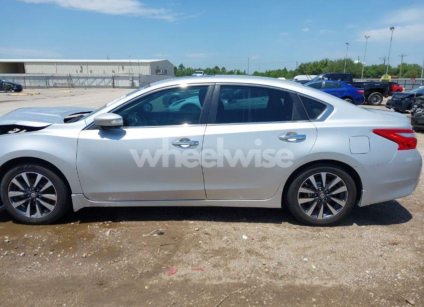Photo 14 of 2016 Nissan Altima 2.5 SL (VIN 1N4AL3APXGC117432)