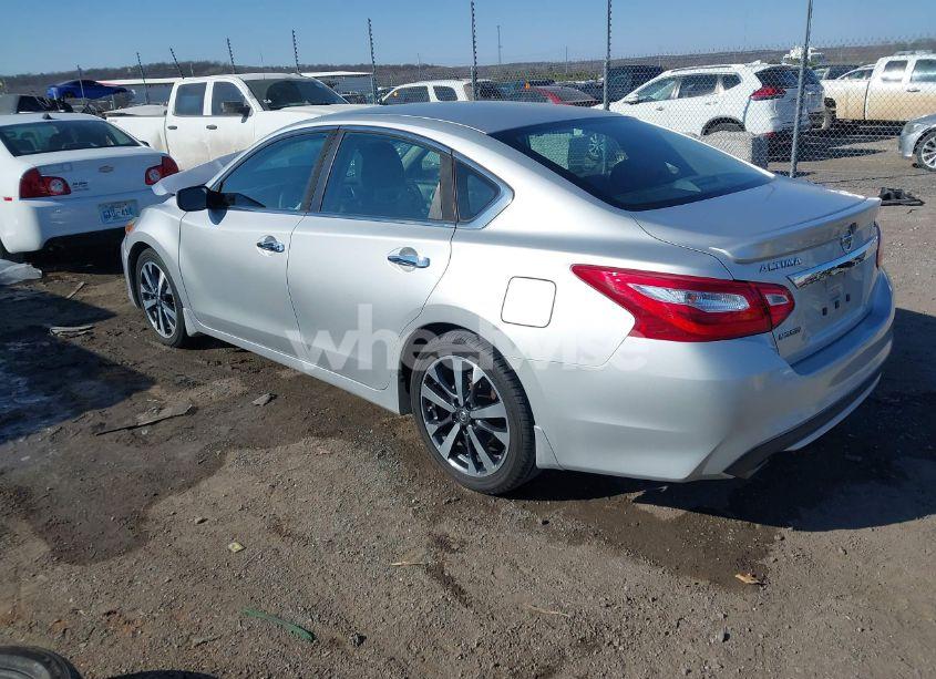 Photo 3 of 2016 Nissan Altima 2.5 SR (VIN 1N4AL3APXGC119021)