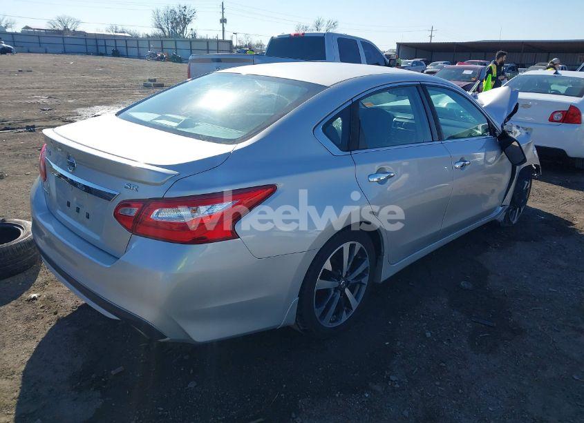 Photo 4 of 2016 Nissan Altima 2.5 SR (VIN 1N4AL3APXGC119021)