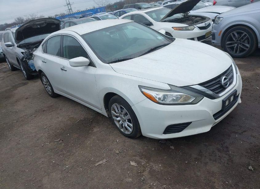 2016 Nissan Altima 2.5/2.5 S/2.5 SL/2.5 SR/2.5 SV (VIN 1N4AL3APXGC132450) main photo