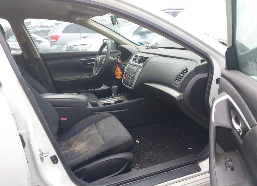 Photo 5 of 2016 Nissan Altima 2.5/2.5 S/2.5 SL/2.5 SR/2.5 SV (VIN 1N4AL3APXGC132450)