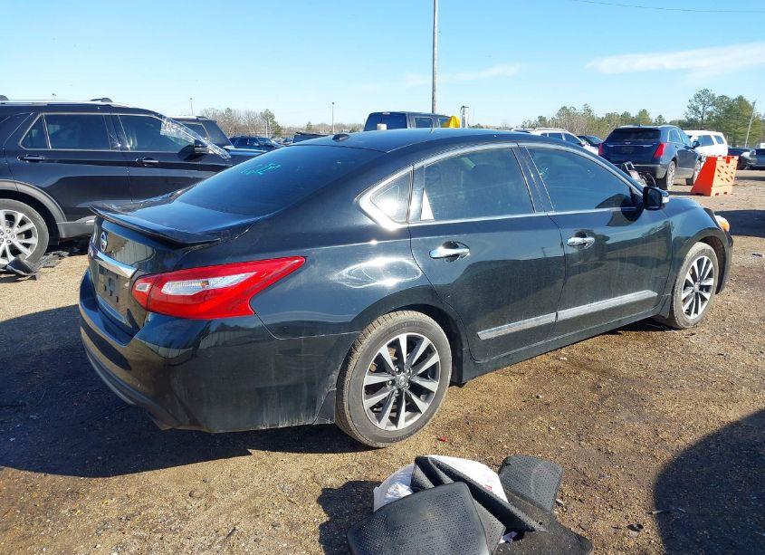 Photo 4 of 2016 Nissan Altima 2.5/2.5 S/2.5 SL/2.5 SR/2.5 SV (VIN 1N4AL3APXGC148986)