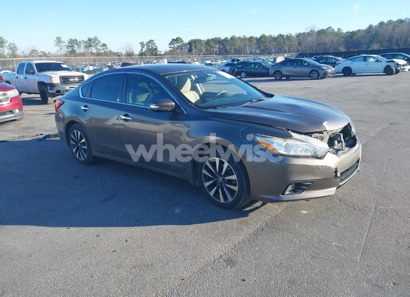 2016 Nissan Altima 2.5 SV (VIN 1N4AL3APXGC152570) main photo
