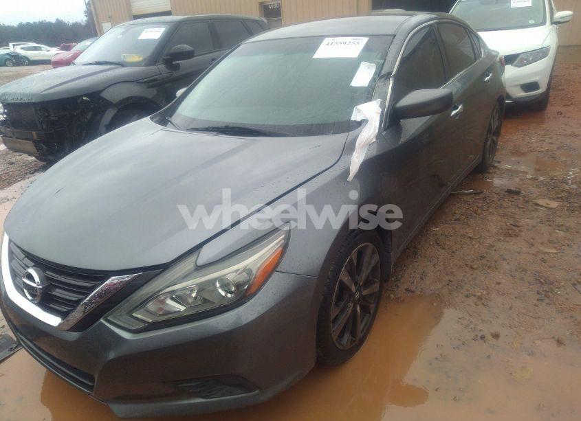 Photo 2 of 2016 Nissan Altima 2.5 SR (VIN 1N4AL3APXGC153024)