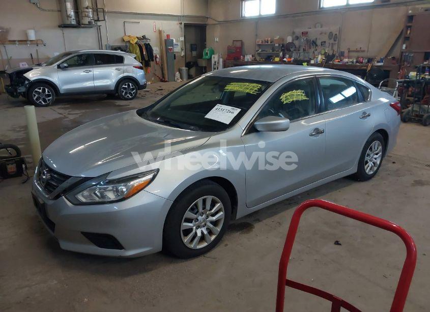 Photo 2 of 2016 Nissan Altima 2.5/2.5 S/2.5 SL/2.5 SR/2.5 SV (VIN 1N4AL3APXGC168669)
