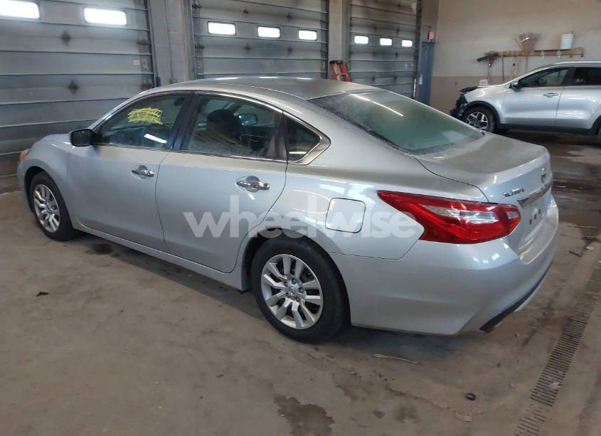 Photo 3 of 2016 Nissan Altima 2.5/2.5 S/2.5 SL/2.5 SR/2.5 SV (VIN 1N4AL3APXGC168669)