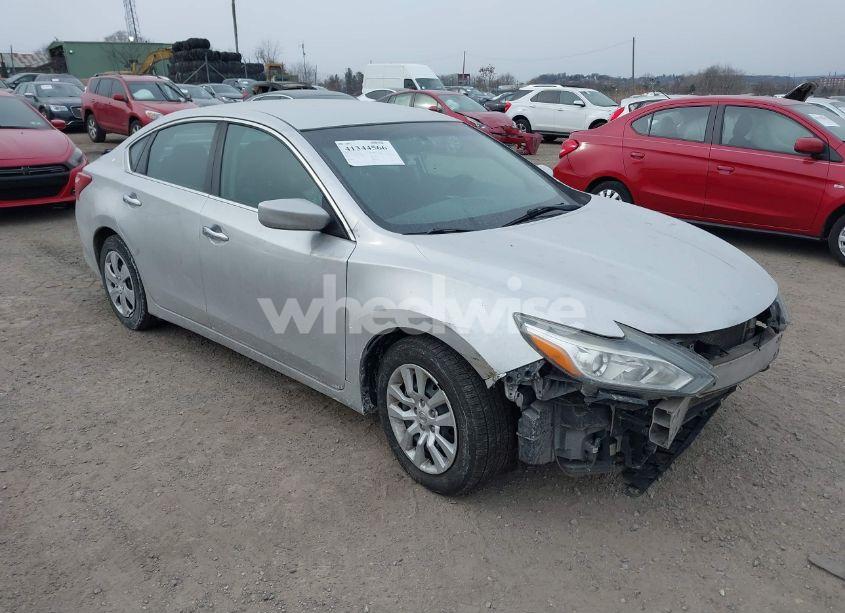 2016 Nissan Altima 2.5/2.5 S/2.5 SL/2.5 SR/2.5 SV (VIN 1N4AL3APXGC173290) main photo