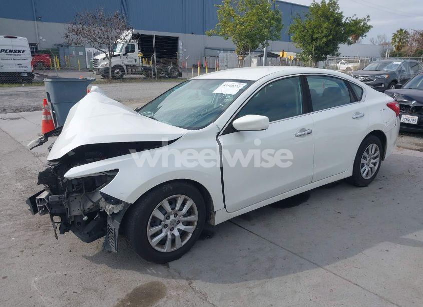 Photo 2 of 2016 Nissan Altima 2.5/2.5 S/2.5 SL/2.5 SR/2.5 SV (VIN 1N4AL3APXGC175122)