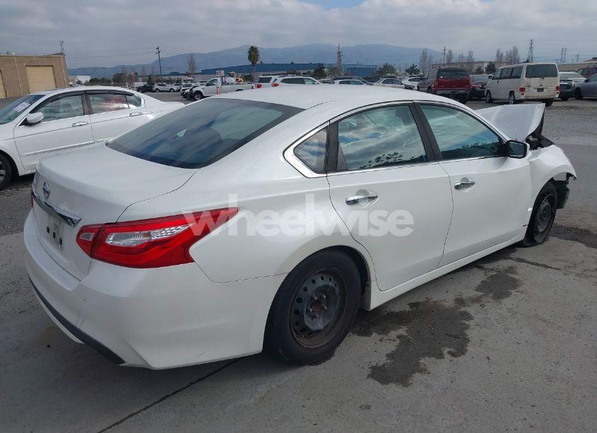 Photo 4 of 2016 Nissan Altima 2.5/2.5 S/2.5 SL/2.5 SR/2.5 SV (VIN 1N4AL3APXGC175122)