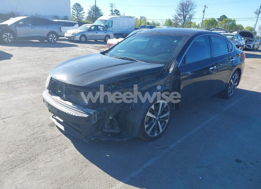 Photo 2 of 2016 Nissan Altima 2.5 SR (VIN 1N4AL3APXGC177937)