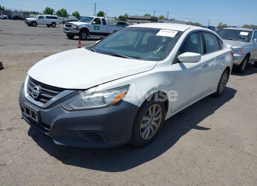 Photo 2 of 2016 Nissan Altima 2.5/2.5 S/2.5 SL/2.5 SR/2.5 SV (VIN 1N4AL3APXGC195287)