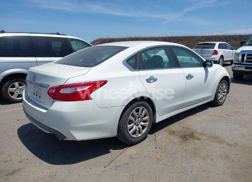 Photo 4 of 2016 Nissan Altima 2.5/2.5 S/2.5 SL/2.5 SR/2.5 SV (VIN 1N4AL3APXGC195287)