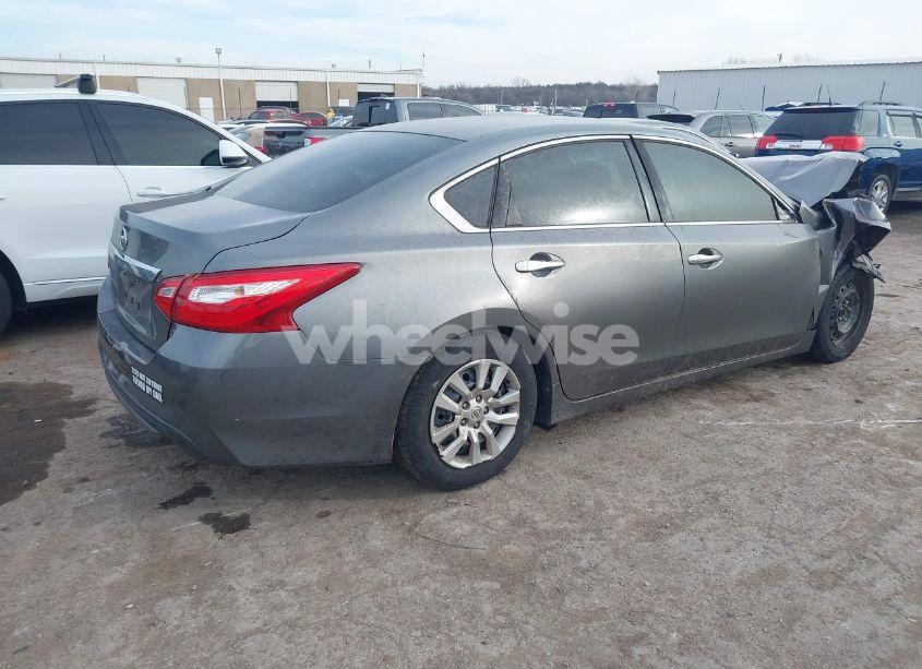 Photo 4 of 2016 Nissan Altima 2.5/2.5 S/2.5 SL/2.5 SR/2.5 SV (VIN 1N4AL3APXGC195953)