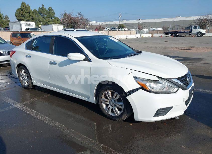 2016 Nissan Altima 2.5/2.5 S/2.5 SL/2.5 SR/2.5 SV (VIN 1N4AL3APXGC201542) main photo