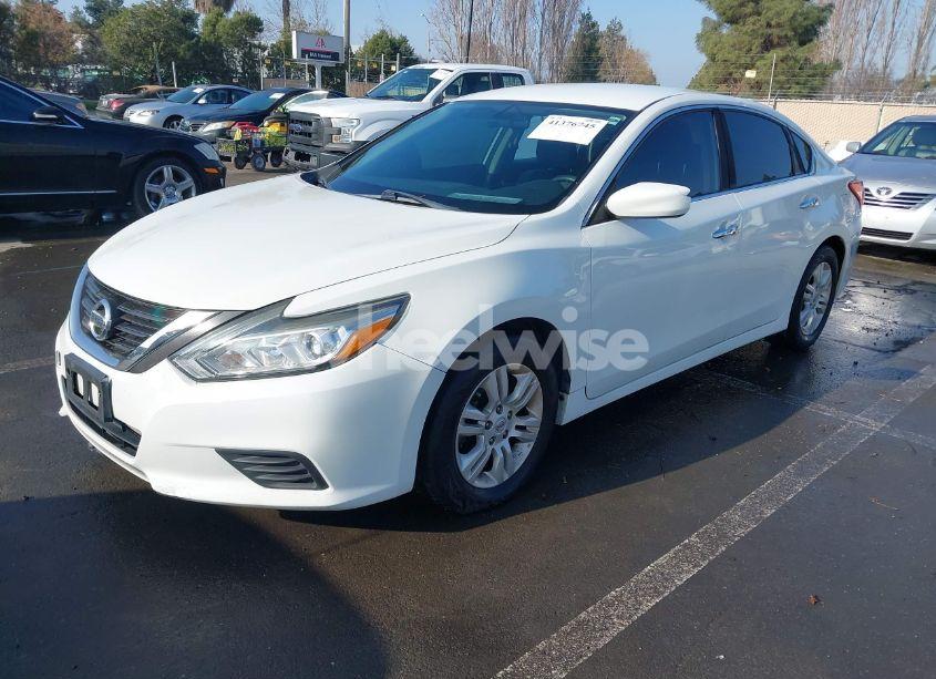 Photo 2 of 2016 Nissan Altima 2.5/2.5 S/2.5 SL/2.5 SR/2.5 SV (VIN 1N4AL3APXGC201542)