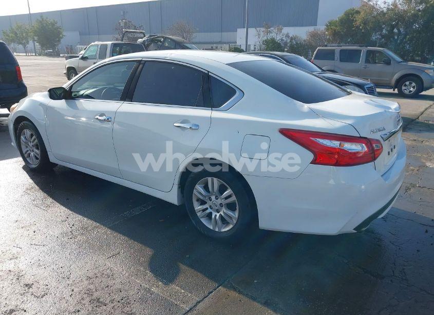 Photo 3 of 2016 Nissan Altima 2.5/2.5 S/2.5 SL/2.5 SR/2.5 SV (VIN 1N4AL3APXGC201542)