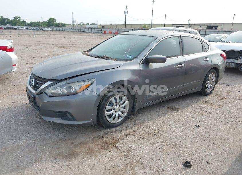 Photo 2 of 2016 Nissan Altima 2.5 SR (VIN 1N4AL3APXGC208099)