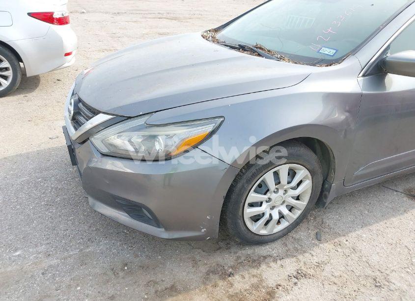 Photo 6 of 2016 Nissan Altima 2.5 SR (VIN 1N4AL3APXGC208099)