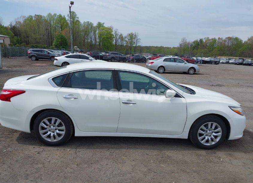 Photo 13 of 2016 Nissan Altima 2.5/2.5 S/2.5 SL/2.5 SR/2.5 SV (VIN 1N4AL3APXGC211102)