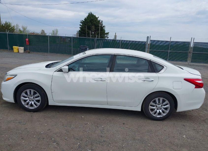 Photo 14 of 2016 Nissan Altima 2.5/2.5 S/2.5 SL/2.5 SR/2.5 SV (VIN 1N4AL3APXGC211102)