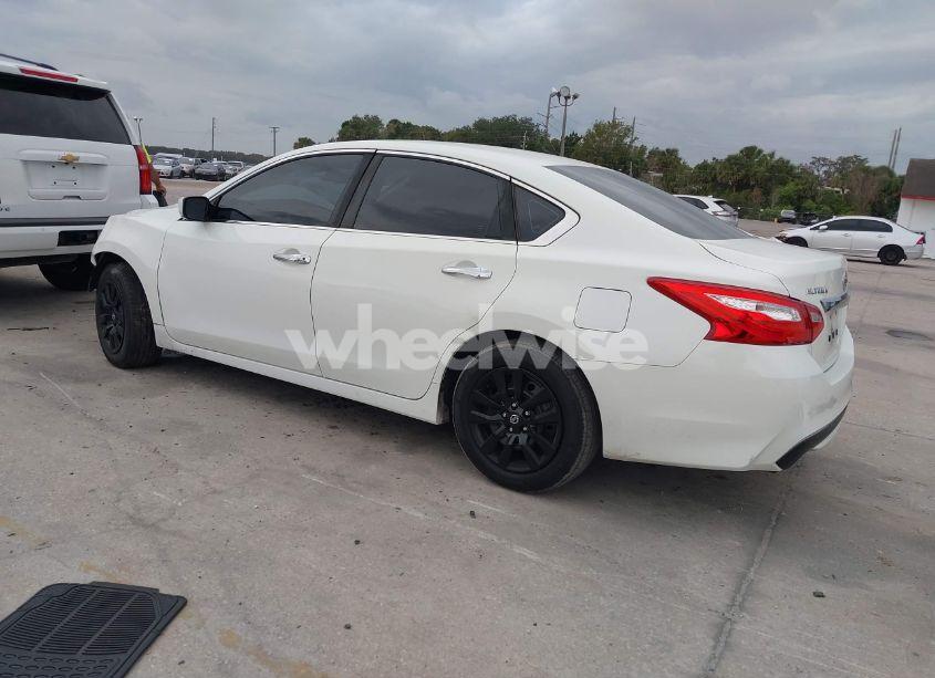 Photo 3 of 2016 Nissan Altima 2.5/2.5 S/2.5 SL/2.5 SR/2.5 SV (VIN 1N4AL3APXGC226408)