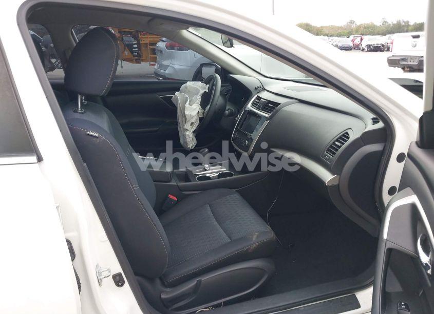 Photo 5 of 2016 Nissan Altima 2.5/2.5 S/2.5 SL/2.5 SR/2.5 SV (VIN 1N4AL3APXGC226408)