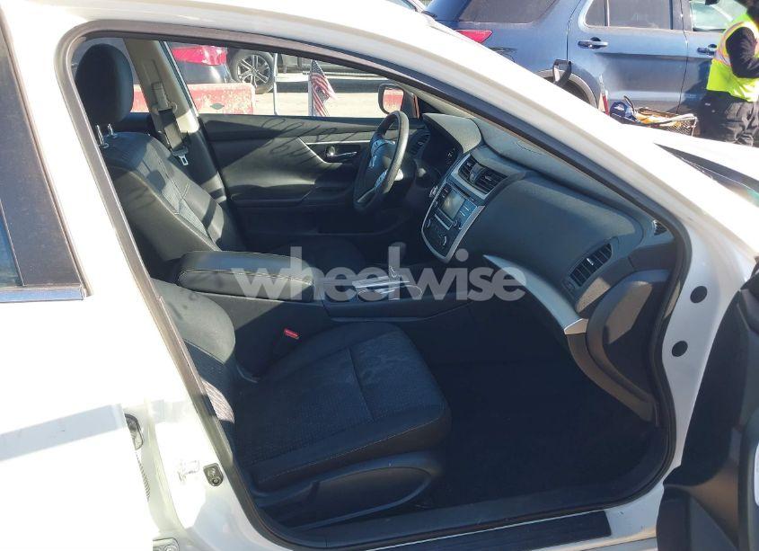 Photo 5 of 2016 Nissan Altima 2.5/2.5 S/2.5 SL/2.5 SR/2.5 SV (VIN 1N4AL3APXGC248988)