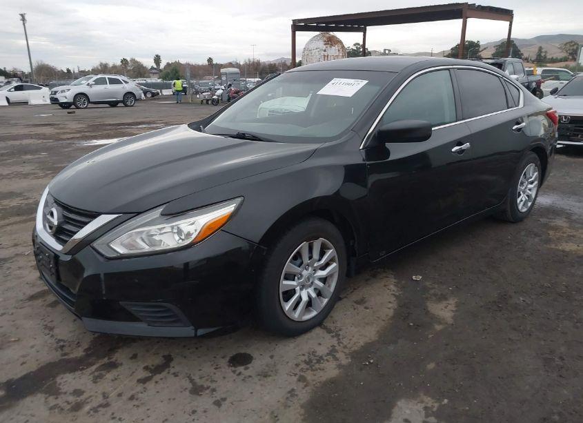 Photo 2 of 2016 Nissan Altima 2.5/2.5 S/2.5 SL/2.5 SR/2.5 SV (VIN 1N4AL3APXGC261482)