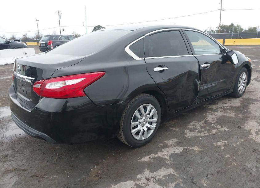 Photo 4 of 2016 Nissan Altima 2.5/2.5 S/2.5 SL/2.5 SR/2.5 SV (VIN 1N4AL3APXGC261482)