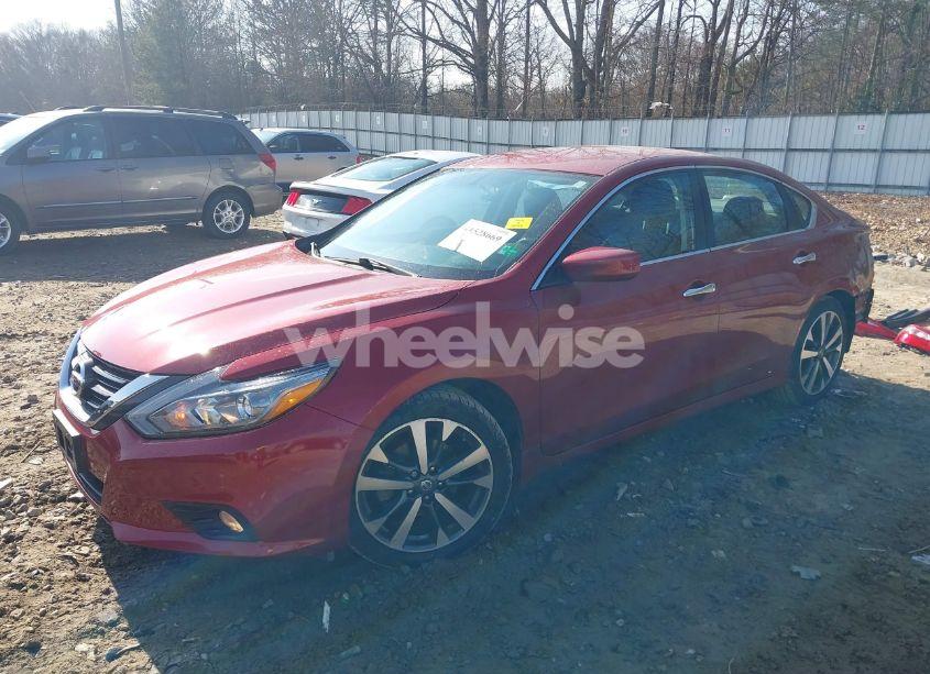 Photo 2 of 2016 Nissan Altima 2.5 SR (VIN 1N4AL3APXGC281084)