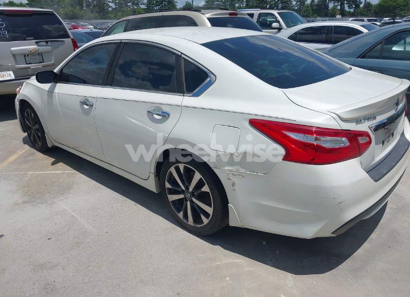 Photo 3 of 2016 Nissan Altima 2.5 SR (VIN 1N4AL3APXGN318462)