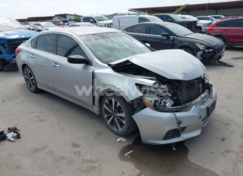 2016 Nissan Altima 2.5 SR (VIN 1N4AL3APXGN332362) main photo