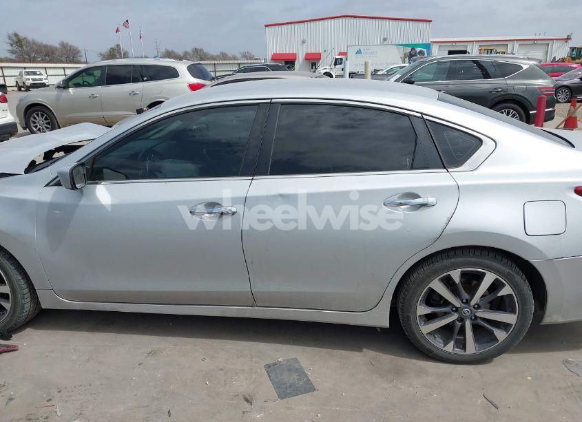 Photo 15 of 2016 Nissan Altima 2.5 SR (VIN 1N4AL3APXGN332362)