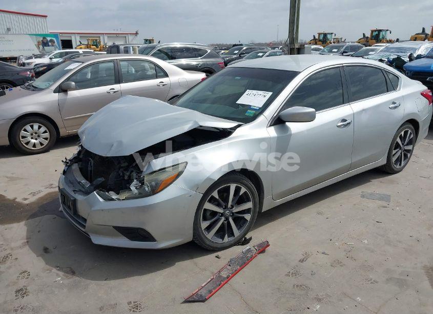 Photo 2 of 2016 Nissan Altima 2.5 SR (VIN 1N4AL3APXGN332362)