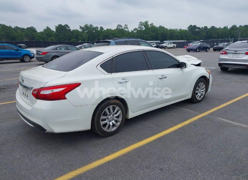 Photo 4 of 2016 Nissan Altima 2.5/2.5 S/2.5 SL/2.5 SR/2.5 SV (VIN 1N4AL3APXGN345029)