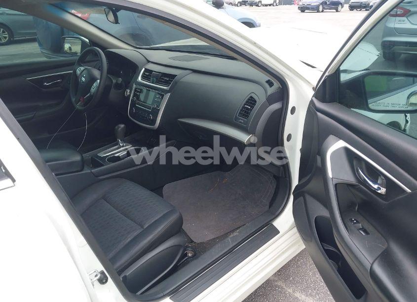 Photo 5 of 2016 Nissan Altima 2.5/2.5 S/2.5 SL/2.5 SR/2.5 SV (VIN 1N4AL3APXGN345029)