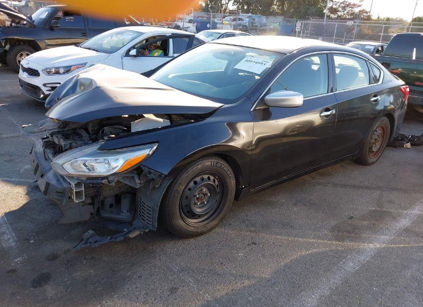 Photo 2 of 2016 Nissan Altima 2.5/2.5 S/2.5 SL/2.5 SR/2.5 SV (VIN 1N4AL3APXGN371839)