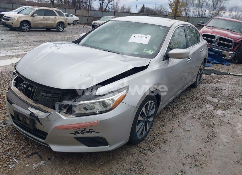 Photo 2 of 2017 Nissan Altima 2.5 SV (VIN 1N4AL3APXHC110661)